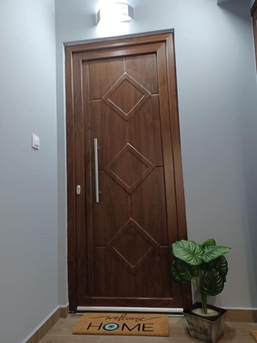 Luxury Apartment With Balcony Митилини Экстерьер фото